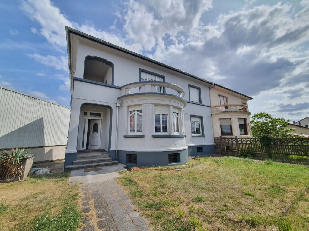 rénovation maison Moselle Sarreguemines - isolation combles Moselle Forbach - travaux toiture Moselle Thionville - couverture toiture zinc Moselle Metz - traitement humidité bâtiment Moselle Sarreguemines - étanchéité toiture Moselle Forbach - pose Velux Moselle Thionville - traitement charpente Moselle Metz - traitement façade et ravalement Moselle Sarreguemines - gouttières zinguerie Moselle Forbach - réparation toiture dégâts infiltration Moselle Thionville - démoussage toiture Moselle Metz - artisan rénovation local Moselle Sarreguemines - avis clients rénovation Moselle Forbach - chantier rénovation avant-après Moselle Thionville - devis rénovation maison Moselle Metz - expert rénovation thermique Moselle Sarreguemines - isolation laine soufflée Moselle Forbach - étanchéité membrane toiture Moselle Thionville