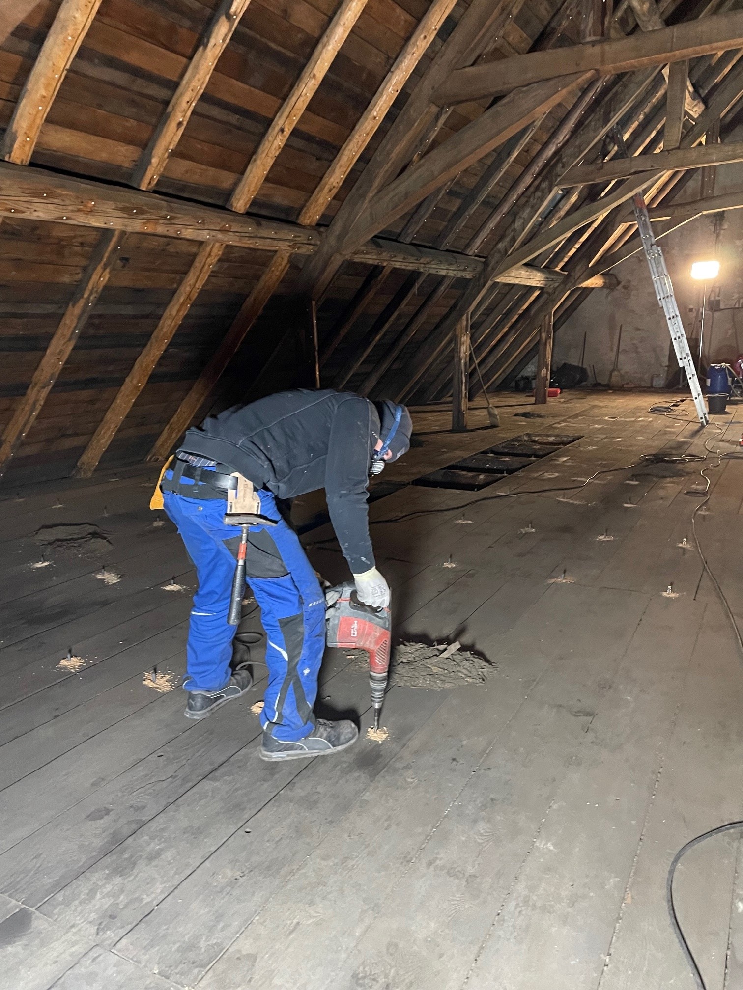 rénovation maison Moselle Sarreguemines - isolation combles Moselle Forbach - travaux toiture Moselle Thionville - couverture toiture zinc Moselle Metz - traitement humidité bâtiment Moselle Sarreguemines - étanchéité toiture Moselle Forbach - pose Velux Moselle Thionville - traitement charpente Moselle Metz - traitement façade et ravalement Moselle Sarreguemines - gouttières zinguerie Moselle Forbach - réparation toiture dégâts infiltration Moselle Thionville - démoussage toiture Moselle Metz - artisan rénovation local Moselle Sarreguemines - avis clients rénovation Moselle Forbach - chantier rénovation avant-après Moselle Thionville - devis rénovation maison Moselle Metz - expert rénovation thermique Moselle Sarreguemines - isolation laine soufflée Moselle Forbach - étanchéité membrane toiture Moselle Thionville